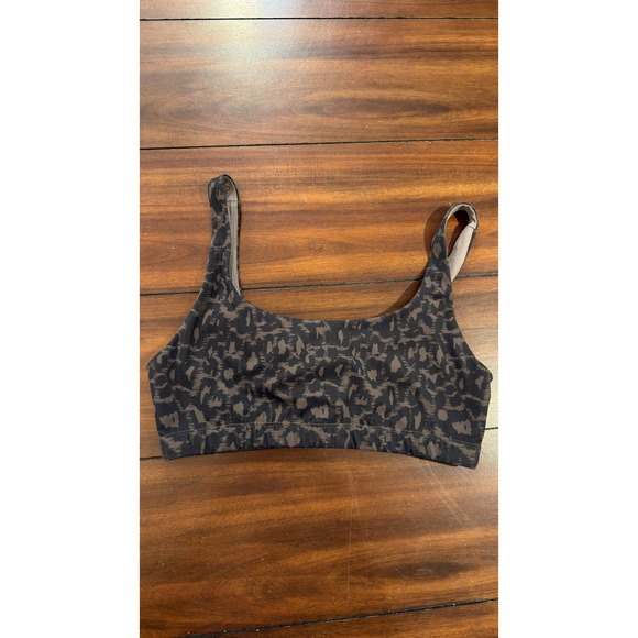 Vuori Other - Vuori Daily Bra Womens Medium Dark Camo Leopard Print Scoop Neck VW158